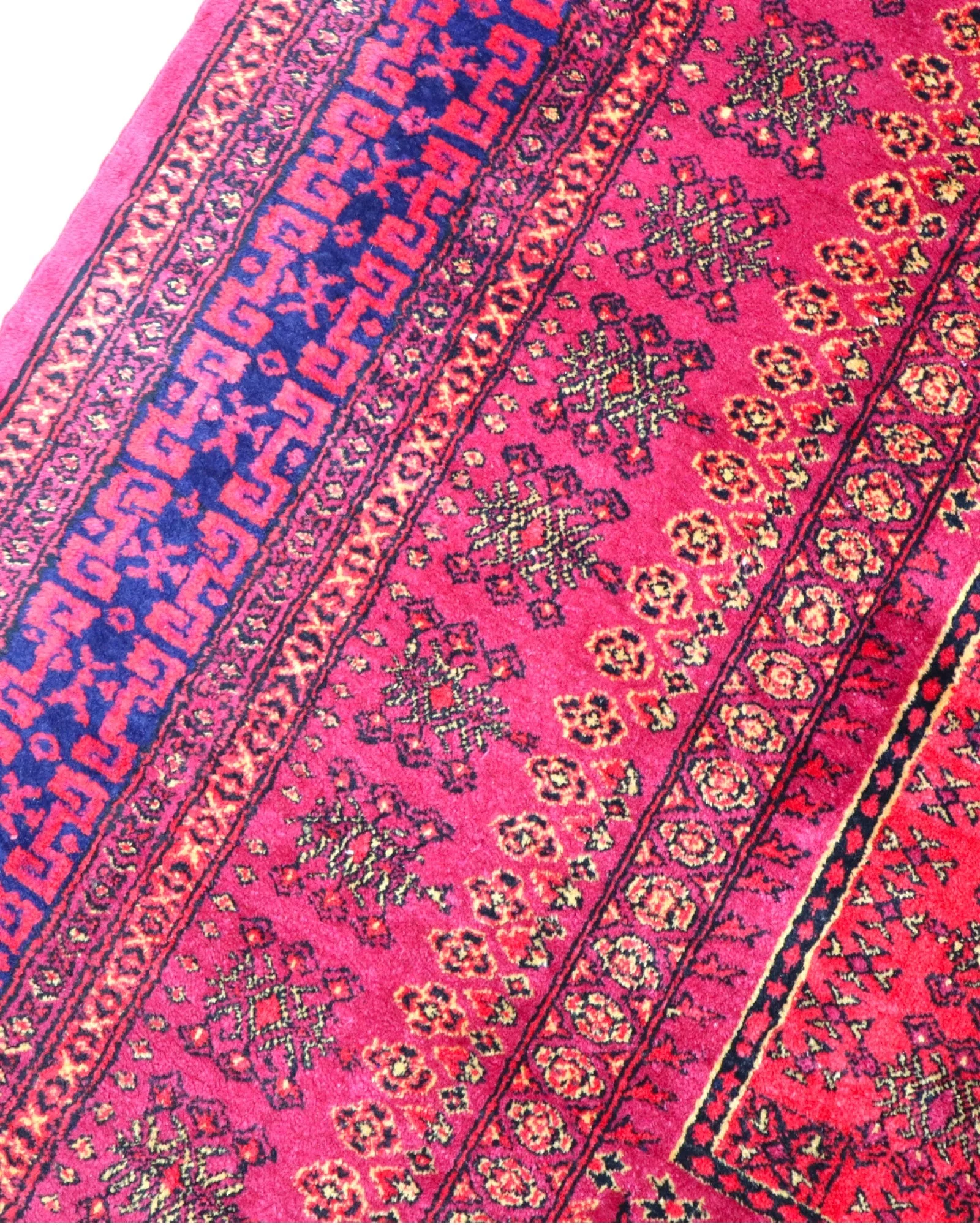 Turkmen Orientteppich 278 × 185 cm aus Wolle, handgeknüpft