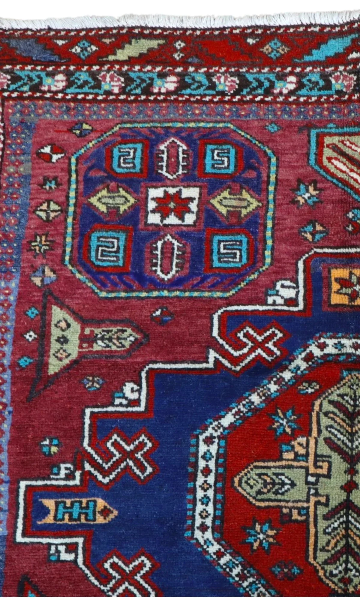 Handgeknüpfter Orientteppich 198 × 130 cm