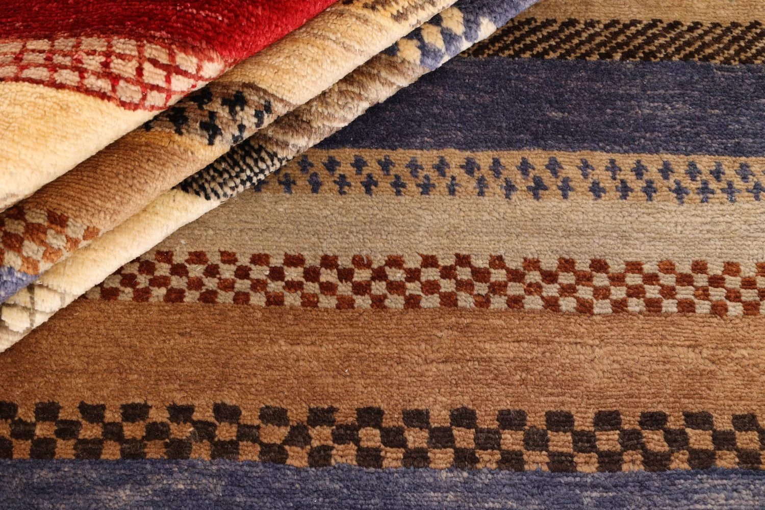 Handgeknüpfter Gabbeh Orientteppich 174 × 238 cm