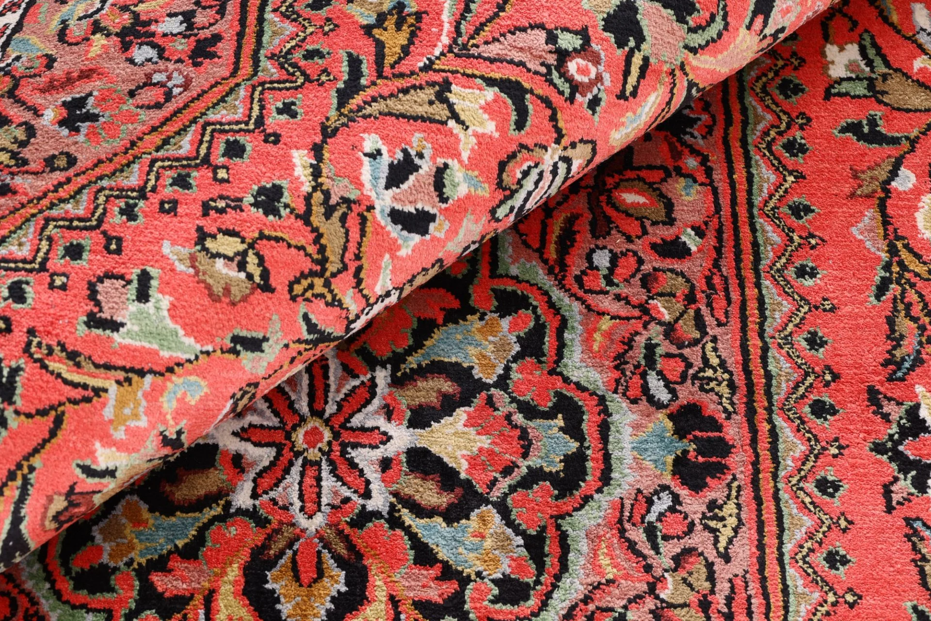 Orientteppich aus Indien, 245 × 156 cm