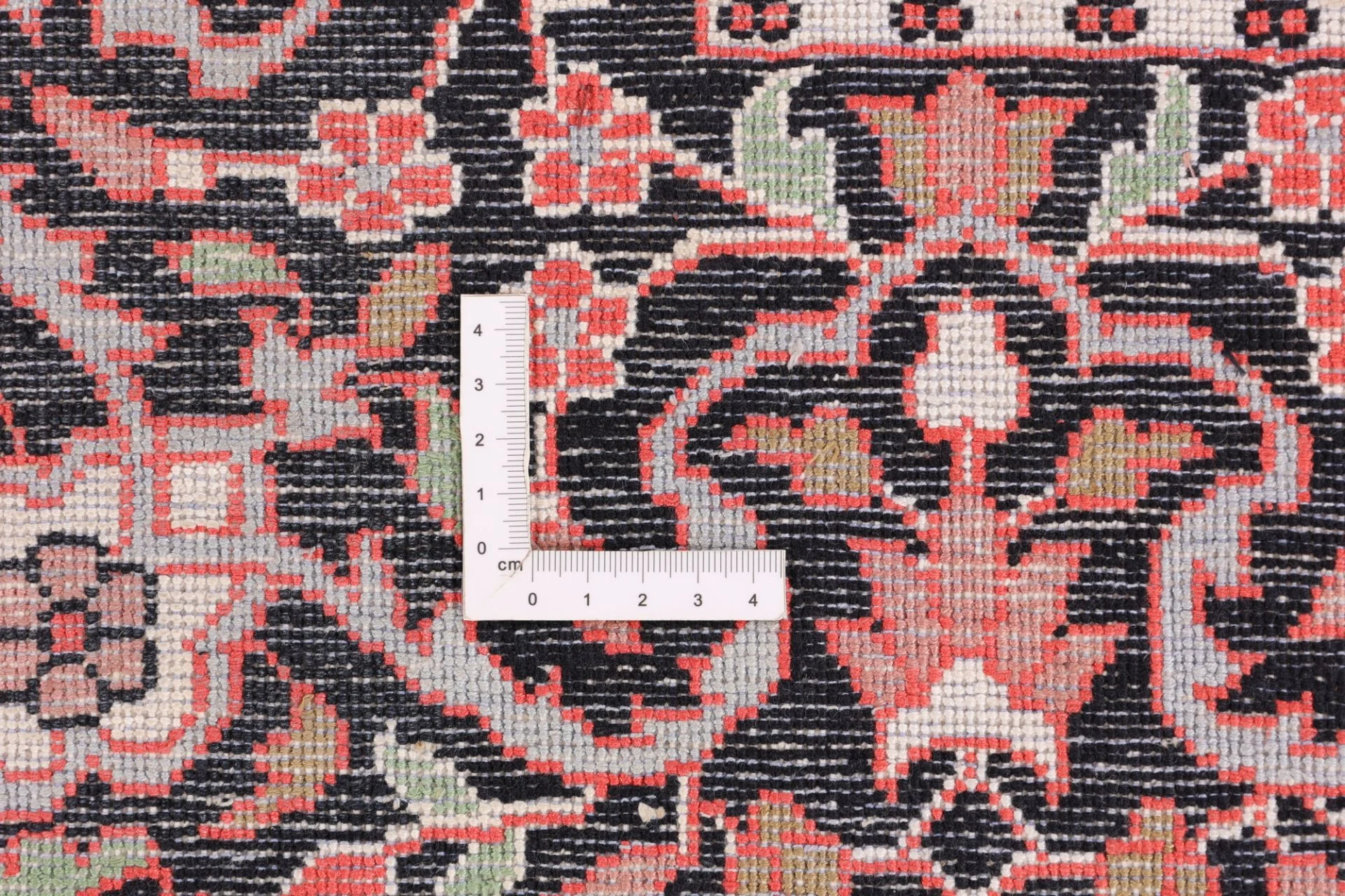 Orientteppich aus Indien, 245 × 156 cm